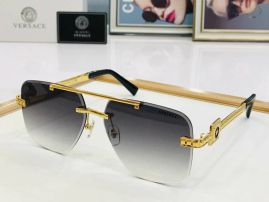 Picture of Versace Sunglasses _SKUfw52407011fw